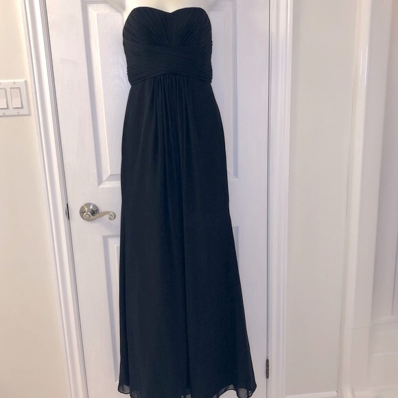 David’s Bridal floor-length chiffon strapless bridesmaid dress, black, size 4 - Picture 2 of 9